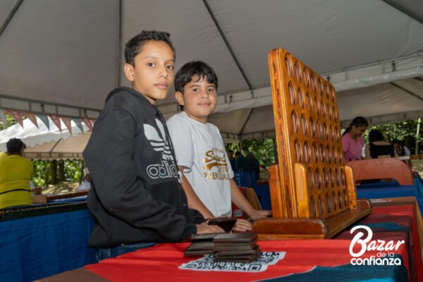 CONFIAR_EN_LA_JUVENTUD_BAZAR_DE_LA_CONFIANZA_MEDELLIN_CONFIAR1988