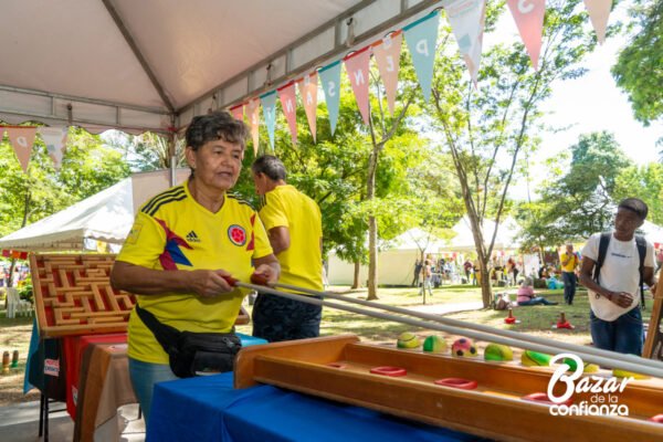 CONFIAR_EN_LA_JUVENTUD_BAZAR_DE_LA_CONFIANZA_MEDELLIN_CONFIAR1998