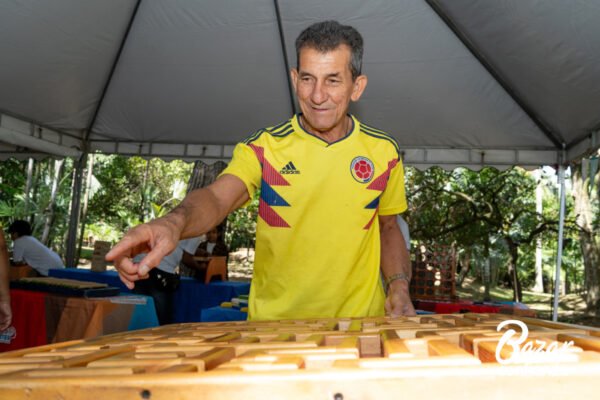 CONFIAR_EN_LA_JUVENTUD_BAZAR_DE_LA_CONFIANZA_MEDELLIN_CONFIAR2006