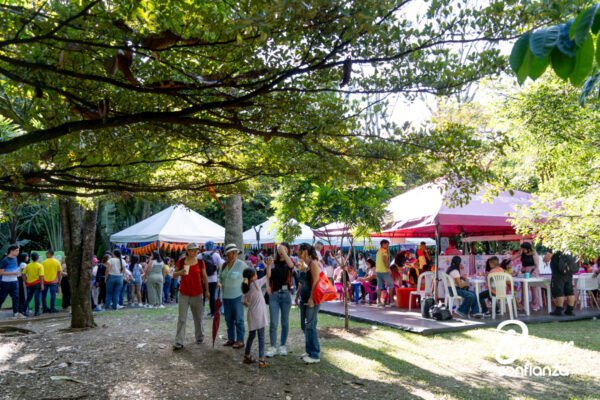 CONFIAR_EN_LA_JUVENTUD_BAZAR_DE_LA_CONFIANZA_MEDELLIN_CONFIAR3027