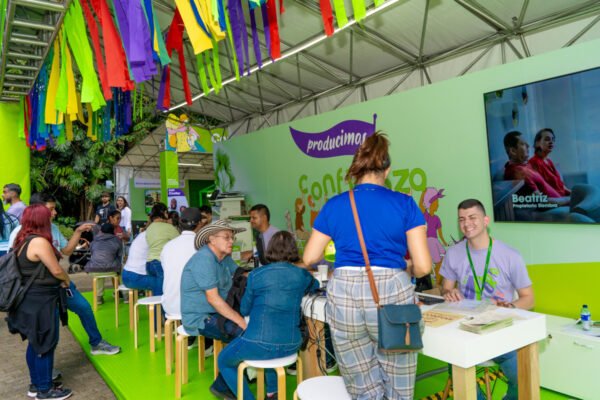 PLATAFORMA_SOLIDARIA_BAZAR_DE_LA_CONFIANZA_MEDELLIN_CONFIAR2714