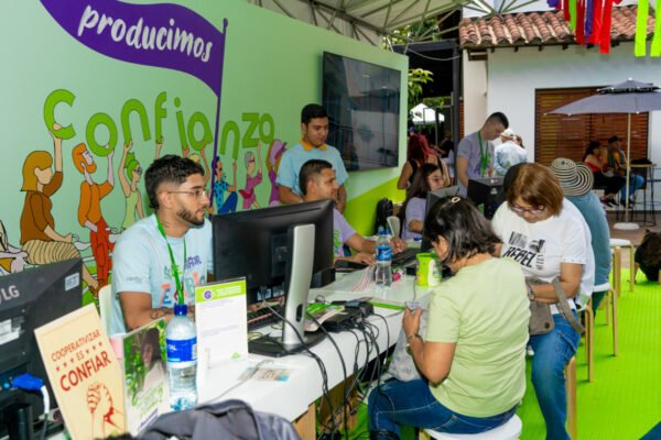 PLATAFORMA_SOLIDARIA_BAZAR_DE_LA_CONFIANZA_MEDELLIN_CONFIAR2719